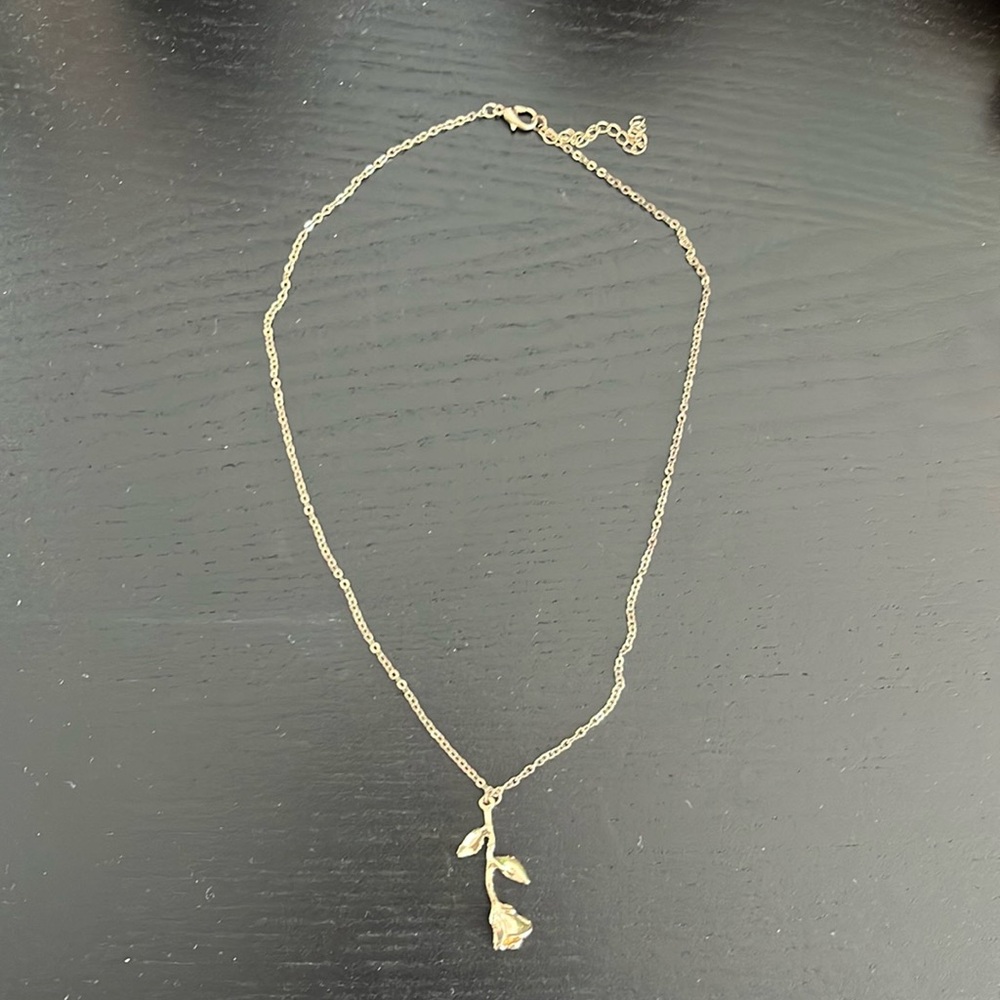 Rose Pendant Necklace